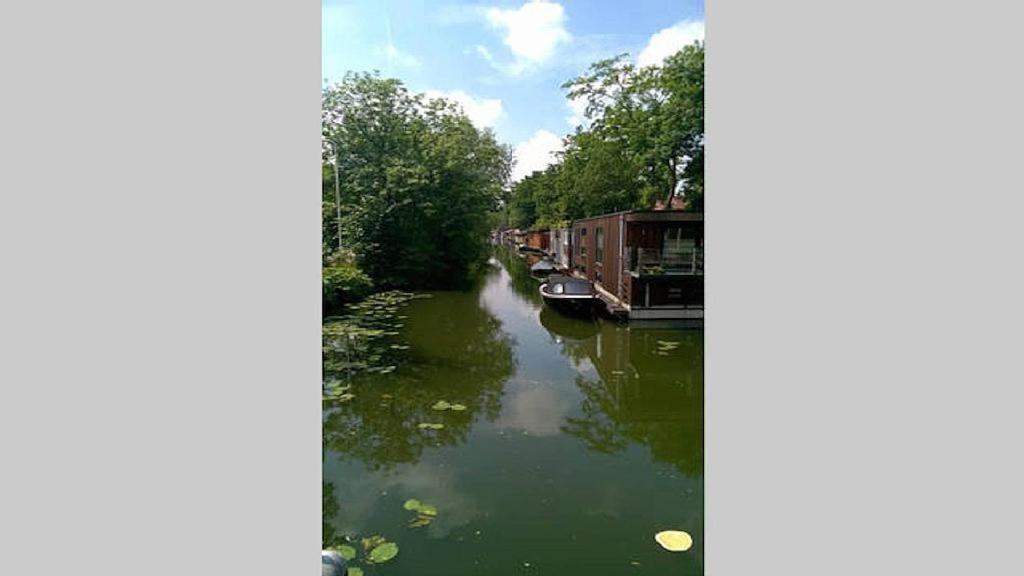 Benedenverdieping In Woonboot Met Tuinterras Utrecht Eksteriør billede